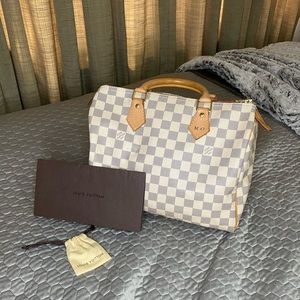 Pristine condition Louis Vuitton speedy 30 bag
